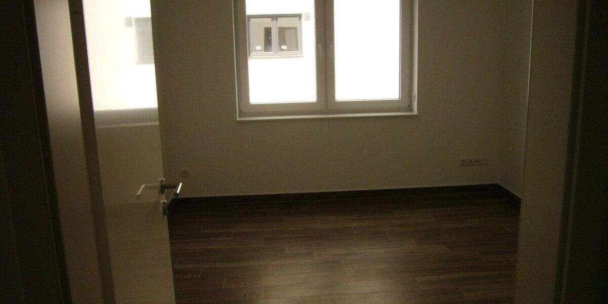 Etagenwohnung Stralsund Tribseer - 3 Zimmer, 90 m&sup2;, 1.170&euro; | Angebot:26105552