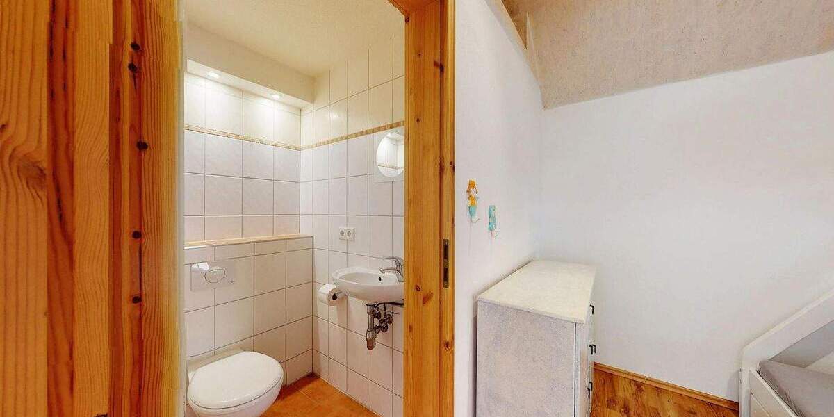 Mehrfamilienhaus, Wohnhaus Schaprode Poggenhof - 8 Zimmer, 178 m&sup2;, 475.000&euro; | Angebot:25708596