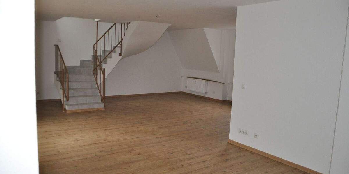 Etagenwohnung Stralsund Altstadt - 2 Zimmer, 105 m&sup2;, 985&euro; | Angebot:25682085