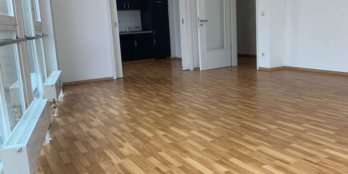 Etagenwohnung Stralsund Altstadt - 2 Zimmer, 72 m&sup2;, 720&euro; | Angebot:25682079