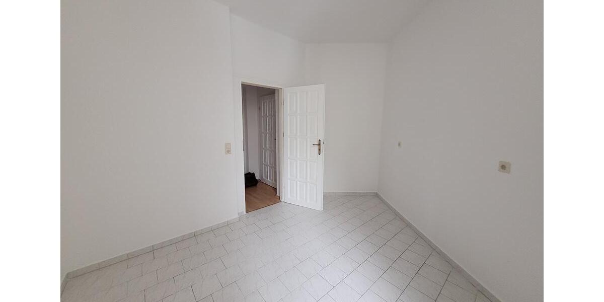 Etagenwohnung Stralsund Langendorfer Berg - 1 Zimmer, 33 m&sup2;, 289&euro; | Angebot:26001824