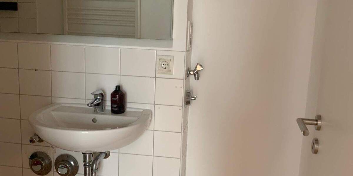 Etagenwohnung Stralsund Altstadt - 2 Zimmer, 72 m&sup2;, 720&euro; | Angebot:25682079