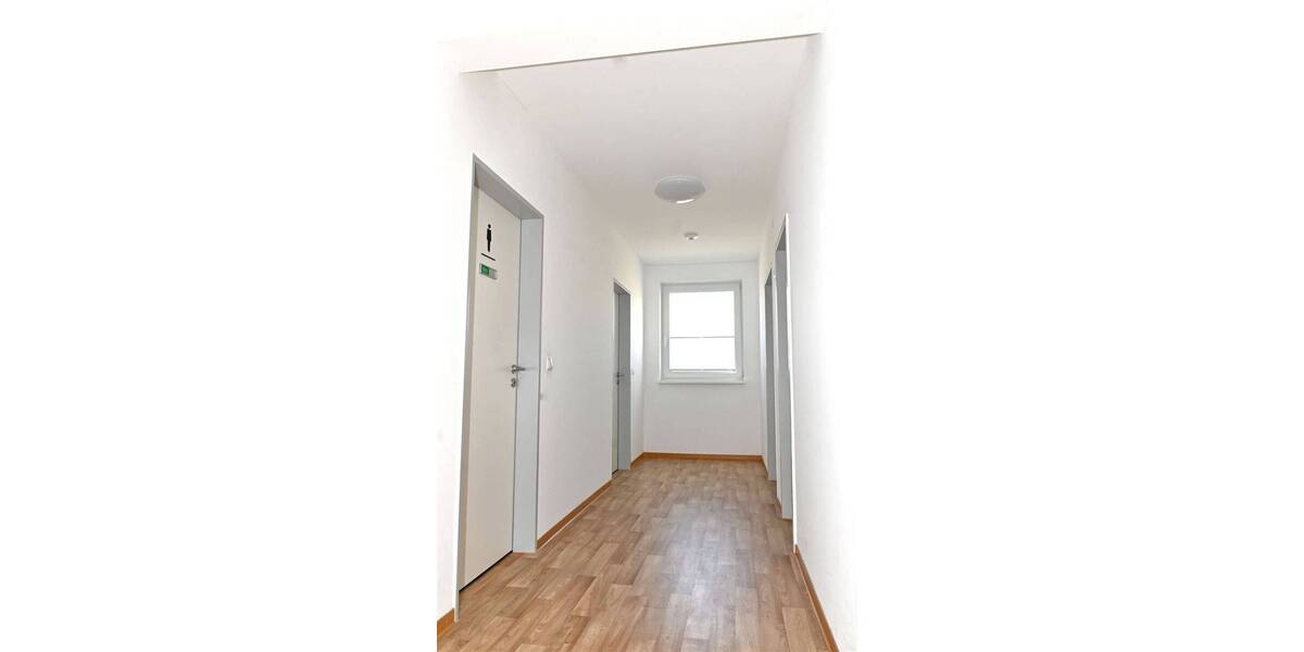 Gewerbeobjekt Stralsund Franken Mitte - 4 Zimmer, 175 m&sup2;, 1.450&euro; | Angebot:25663901