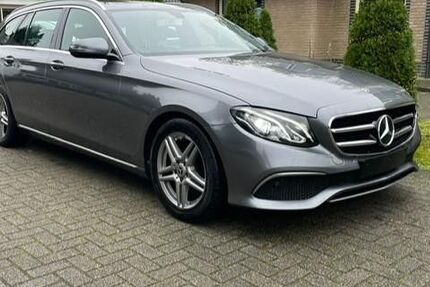 Mercedes-Benz E 200 147.115 km 13.600 &euro; Bergen op Zoom 4625A